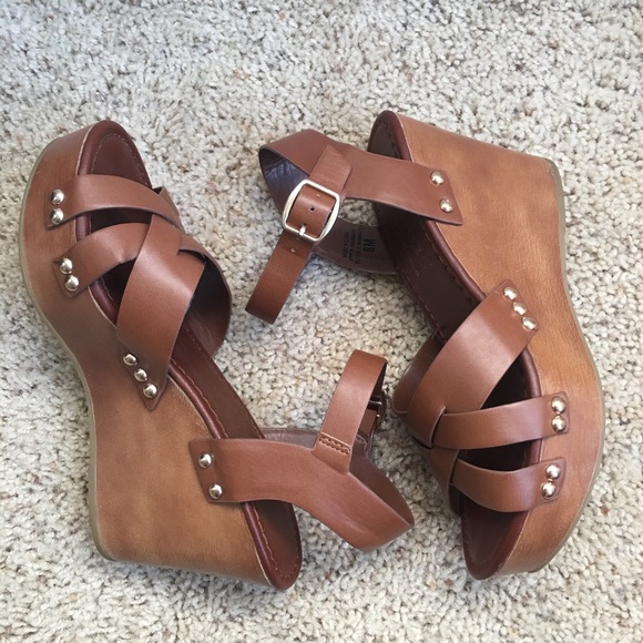 Coconut by Matisse brown wedge heels sz 8 - Picture 2 of 6